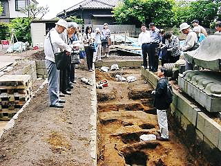 弥生式住居跡 土器 発掘作業1