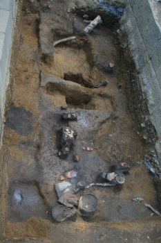 弥生式住居跡 土器 発掘作業2